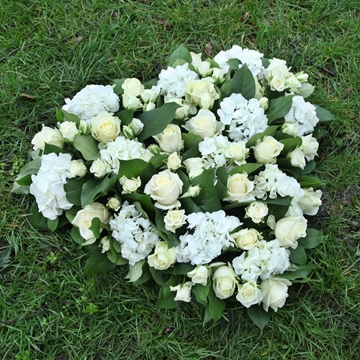 Picture of White Garden Sympathy Heart