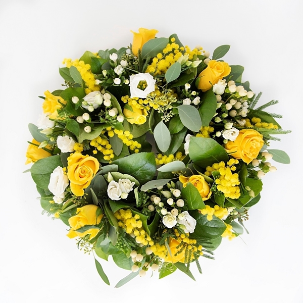 Picture of Yellow and White Wreath