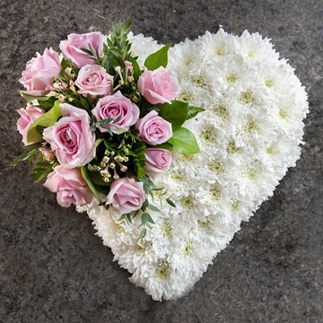 White Heart with Pink Roses 